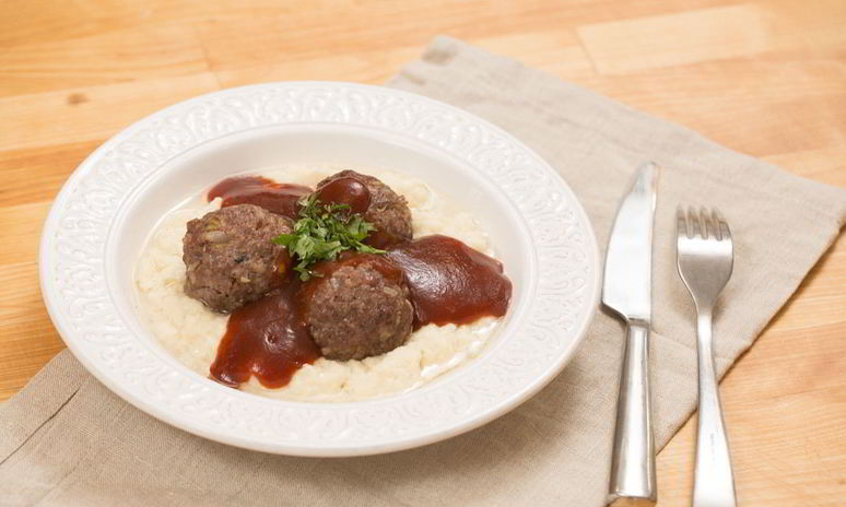 Рецепт тефтелей из утки с пюре из корня сельдерея и яблочным соусом