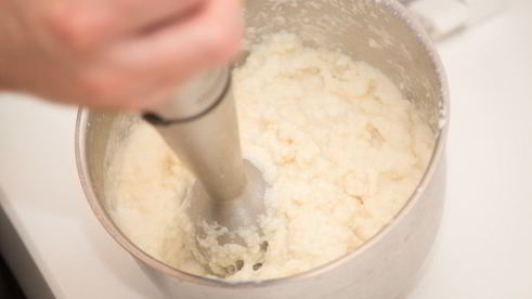 тефтели из утки с пюре из корня сельдерея и яблочным соусом