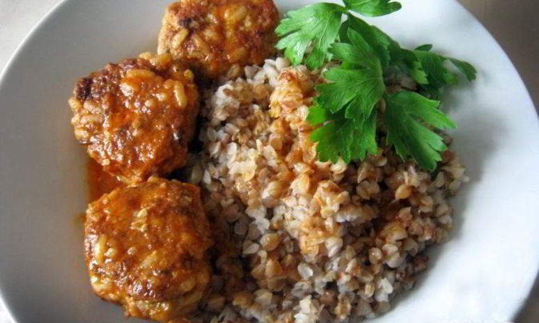 Рецепт тефтелей пода соусома ны сковороде