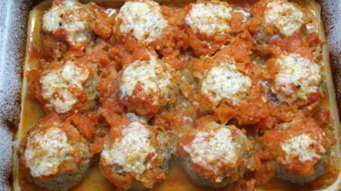 тефтели с сыром в соусе из томатов