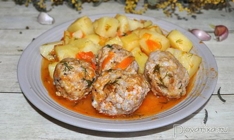 Рецепт тефтелей, тушенных с картофелем
