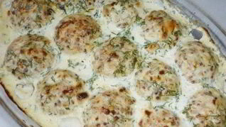 Тефтели в духовке со сметаной