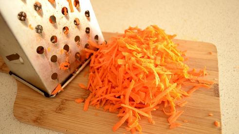 тефтели в сметанно томатном соусе на сковороде