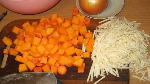 вареные тефтели с овощным гарниром