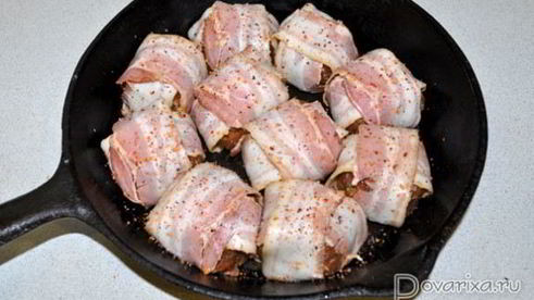 запеченные тефтели в беконе