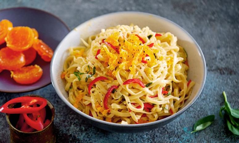 Рецепт трижд яичная лапша с чили и соленым желтком