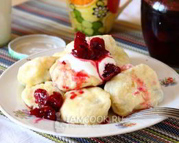 Ленивые вареники с вишней