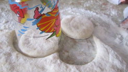 паровые вареники с вишней и клубникой