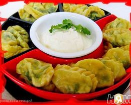 Паровые вареники с зеленью и яйцом