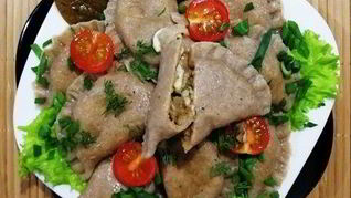 Цельнозерновые вареники с тунцом и моцареллой