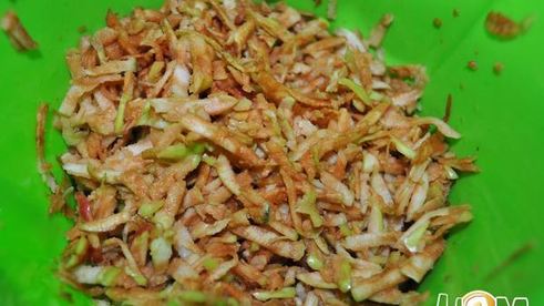 вареники с черной смородиной и яблоками