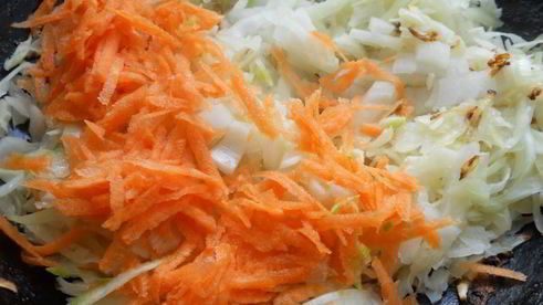 вареники с капустой из яичного теста