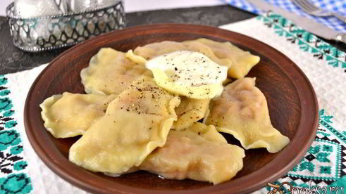 вареники с капустой из яичного теста