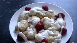 Вареники с клубникой на кефире