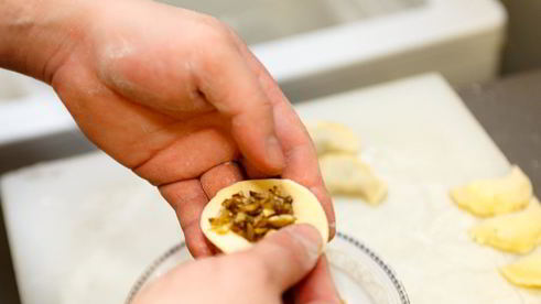 вареники с курицей и грибами