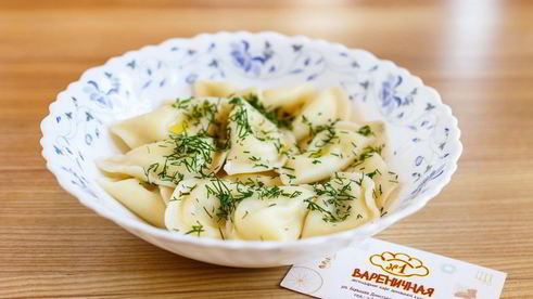вареники с соленым творогом и зеленью
