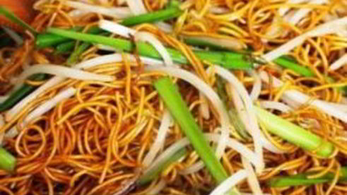 яичная лапша с соевым соусом