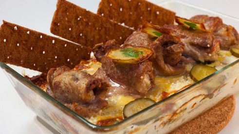 карельское жаркое из свинины и сельди