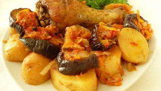 Куриное жаркое с баклажанами и картофелем