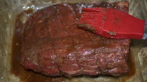 жаркое из говядины с пряной корочкой