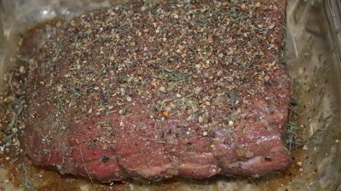 жаркое из говядины с пряной корочкой