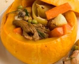 Жаркое из курицы с лисичками