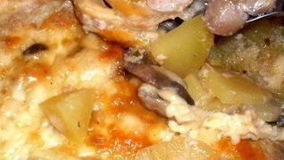 Жаркое из сердечек с грибами в горшочке