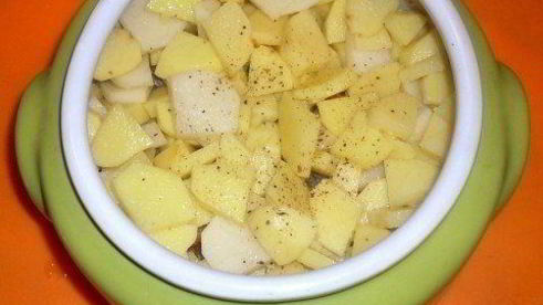 жаркое из сердечек с грибами в горшочке