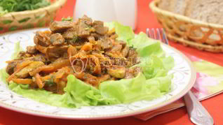 Жаркое с грибами в томатном соусе из протертых помидоров