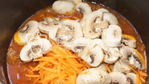 жаркое с грибами в томатном соусе из протертых помидоров