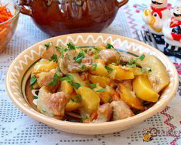 Жаркое с картошкой и свининой в горшочках