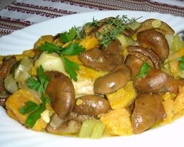 Жаркое с курицей и грибами