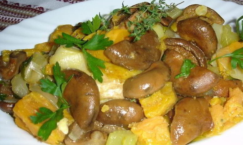 Рецепт жаркого с курицей и грибами