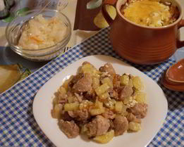 Жаркое со свининой и опятами