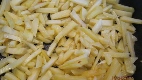 жаркое в горшочках с котлетами