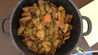 Жаркое в мультиварке из свинины по-сельски