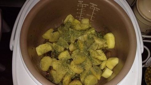 жаркое в мультиварке из свинины по-сельски