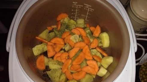 жаркое в мультиварке из свинины по-сельски