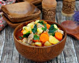 Жаркое в мультиварке из свинины с картошкой