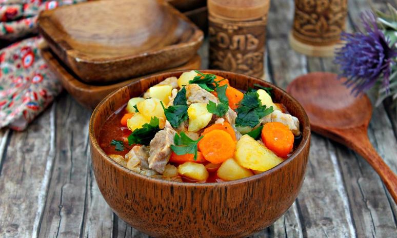 Рецепт жаркого в мультиварке из свинины с картошкой