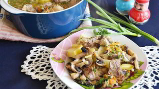 Жаркое в утятнице с грибами и свининой