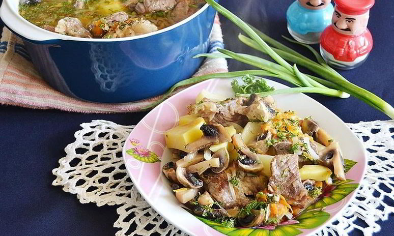 Рецепт жаркого в утятнице с грибами и свининой