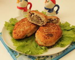 Куриные зразы с печенью и яблоками