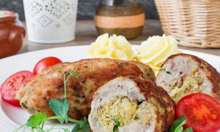 Рецепт куриных зраз с пикантной начинкой