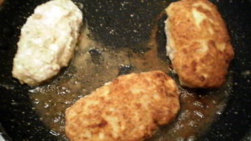 мясные зразы с клубникой и сыром фета