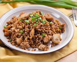Гречка по-купечески с курицей и зеленым луком