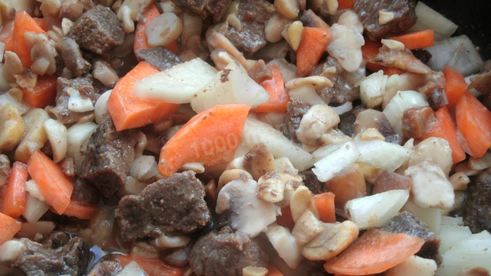 гречка с мясом и грибами в горшочке