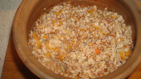 гречка запеченная в глиняном горшке