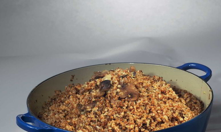 Рецепт гречневой каши с белыми грибами и пармезаном