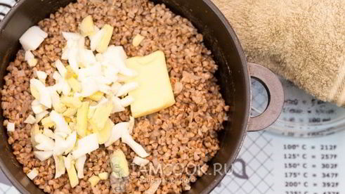 гречневая каша с белыми грибами и яйцами